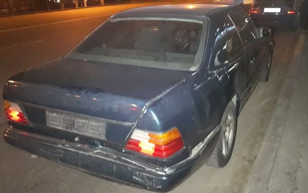 Двое детей госпитализированы после столкновения Mercedes и BMW в Алматы - Sputnik Казахстан
