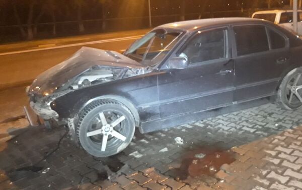 Два человека попали в больницу после столкновения Mazda и BMW в Алматы - Sputnik Казахстан