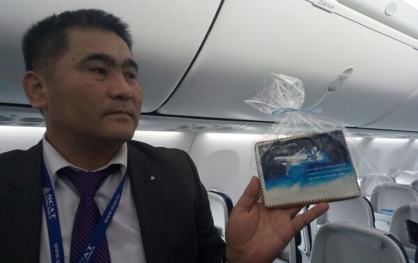Все пассажиры первого рейса нового Боинга получили к чаю расписные пряники - Sputnik Казахстан