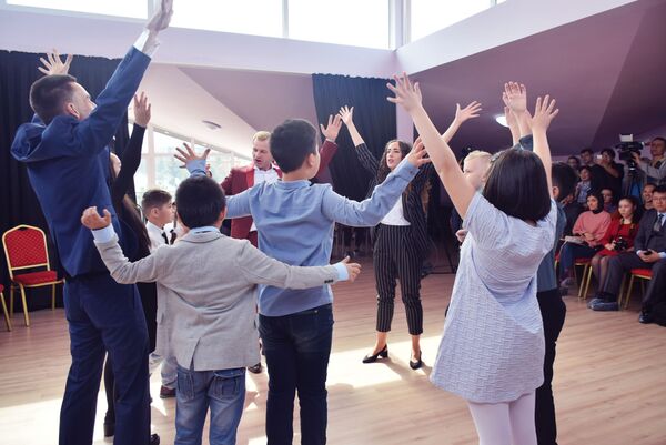 Театр – хорошая реабилитация детей-аутистов, считают преподаватели  - Sputnik Казахстан