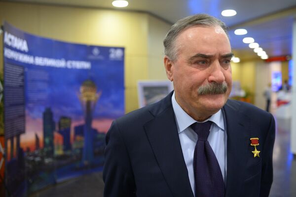 Первый президент Республики Ингушетия, герой Советского Союза Руслан Аушев Первый президент Республики Ингушетия, герой Советского Союза Руслан Аушев - Sputnik Казахстан
