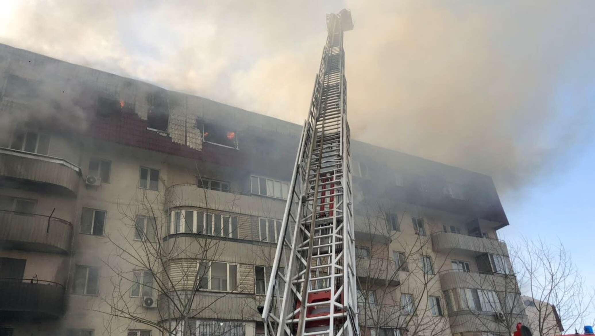 Пожар в алматы сегодня ночью