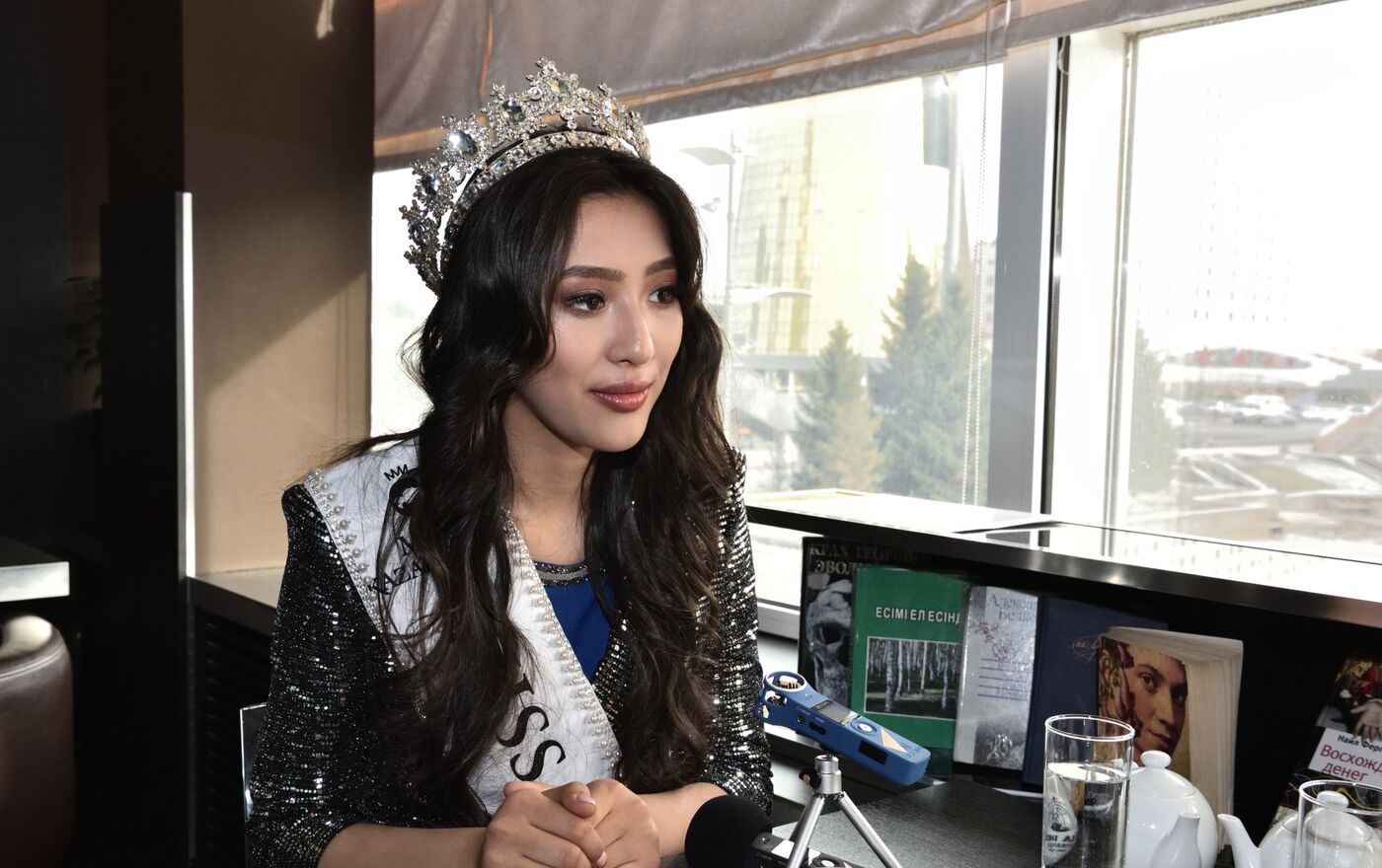 Жас әйелдер секс емес Соғыс порно фильмі