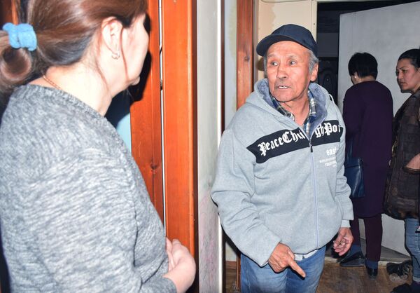 В квартире, балкон которой якобы загорелся первым В квартире, балкон которой якобы загорелся первым - Sputnik Казахстан