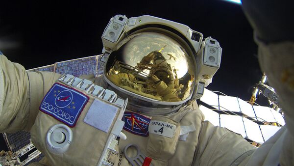 Выход в открытый космос российских космонавтов - Sputnik Казахстан