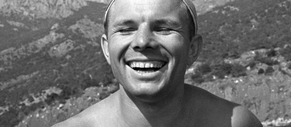 Юрий Гагарин во время послеполетного отдыха в Крыму - Sputnik Казахстан