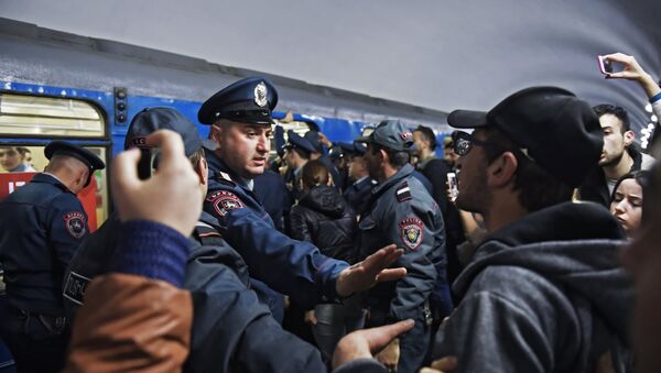 Акция протеста оппозиции в Ереване - Sputnik Казахстан