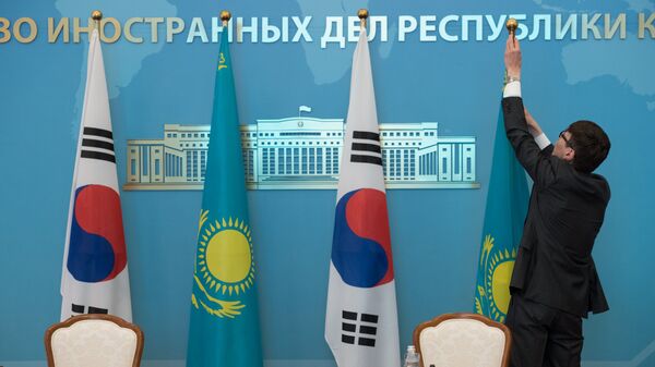 Сотрудник МИД перед встречей глав внешнеполитических ведомств Казахстана и Кореи - Sputnik Қазақстан