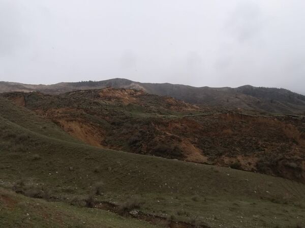 Сдвиг горной массы в Алматинской области Сдвиг горной массы в Алматинской области - Sputnik Казахстан