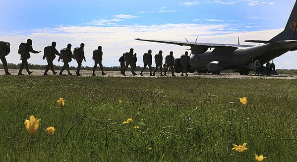 Воинские подразделения начали подготовку к боевому параду в Отаре - Sputnik Казахстан