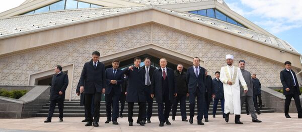 Нұрсұлтан Назарбаев Астанадағы мешітте болды - Sputnik Қазақстан