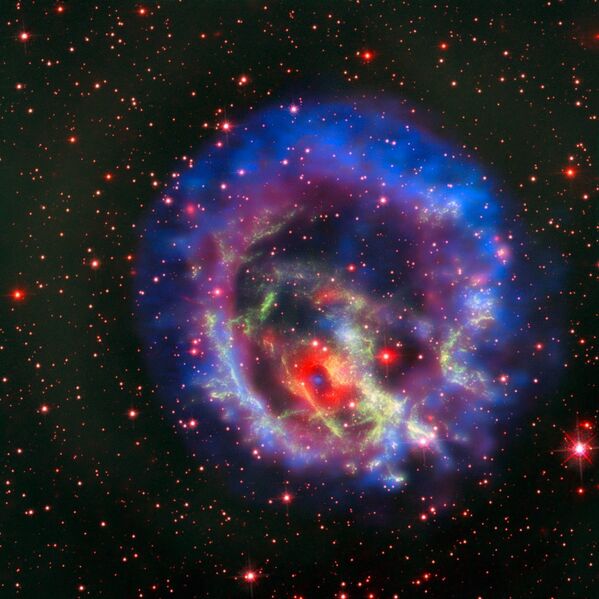 Снимок остатков сверхновой звезды 1E 0102.2−7219 - Sputnik Казахстан