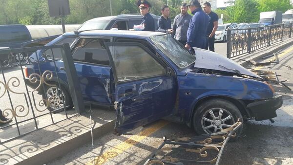 Рабочие СТО угнали автомашину и устроили ДТП в Алматы - Sputnik Казахстан