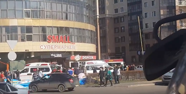 Батут перевернулся от ветра в Астане   - Sputnik Казахстан