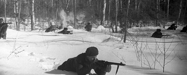 Солдаты 1075-го стрелкового полка 316-й стрелковой дивизии под командованием полковника Ильи Капрова - Sputnik Қазақстан