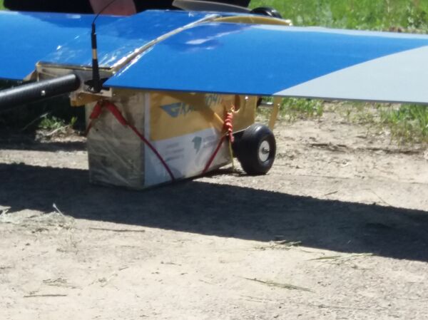 Казпочта продемонстрировала работу дронов по доставке газет Аскару Жумагалиеву Казпочта продемонстрировала работу дронов по доставке газет Аскару Жумагалиеву - Sputnik Казахстан