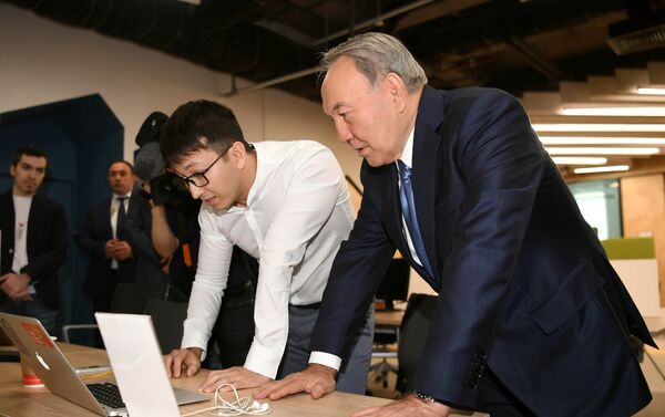 Нурсултан Назарбаев посетил стартап площадку SmArt.Point - Sputnik Казахстан
