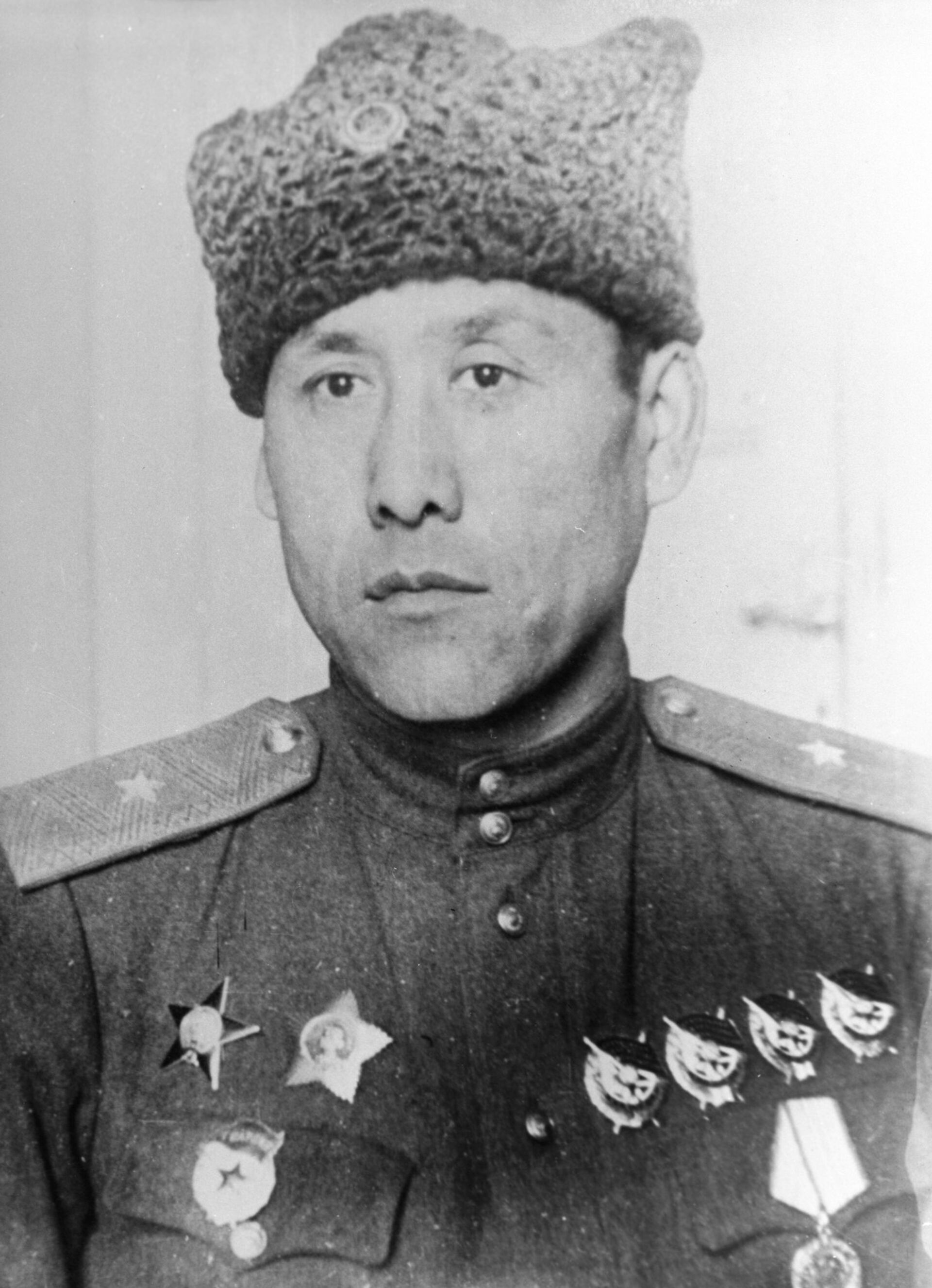 Генерал-майор Сабир Рахимов, погибший под Гданьском 26 марта 1945 года - Sputnik Казахстан, 1920, 14.02.2025