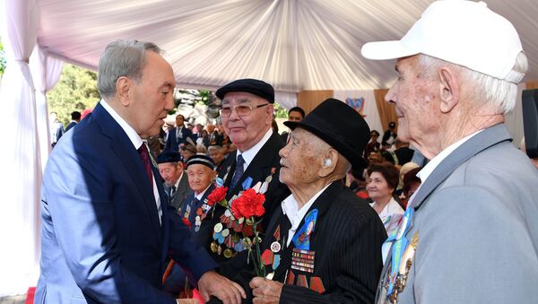 Нурсултан Назарбаев поздравил ветеранов Великой Отечественной войны - Sputnik Казахстан