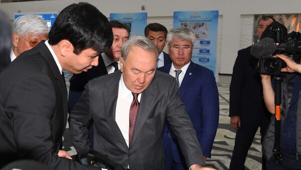 Нурсултан Назарбаев посетил выставочный комплекс Atameken business city - Sputnik Казахстан