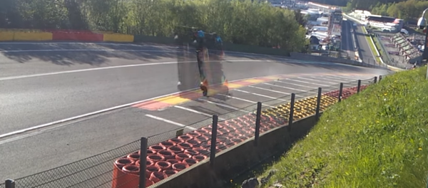 Көліктер жарысында ресейлік қатысушы 300 км/сағ жылдамдықпен келе жатып аударылды Көліктер жарысында ресейлік қатысушы 300 км/сағ жылдамдықпен келе жатып аударылды - Sputnik Қазақстан