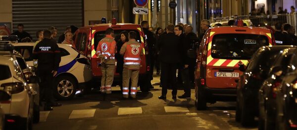 Оперативные службы на месте нападения Оперативные службы на месте нападения - Sputnik Казахстан