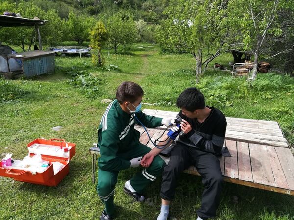 Спасатели помогли туристу, который заблудился в горах Южного Казахстана - Sputnik Казахстан