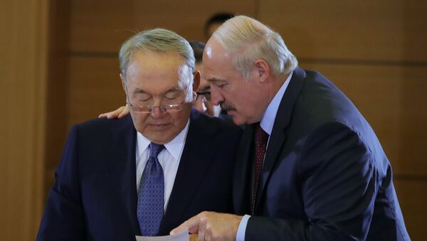 Александр Лукашенко и Нурсултан Назарбаев, архивное фото - Sputnik Казахстан
