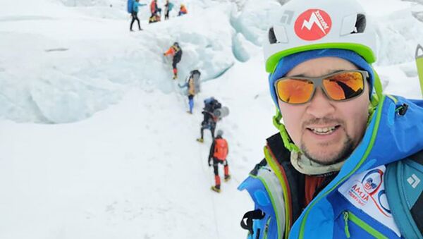 Альпинист Максут Жумаев покорил Эверест - Sputnik Казахстан