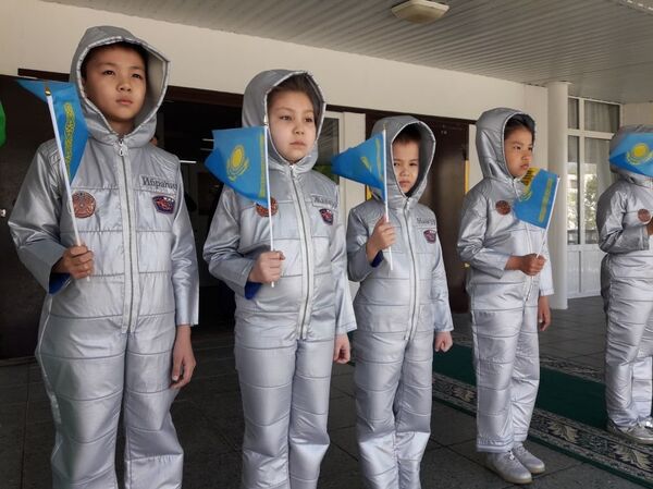 Физик-теоретик Адриана Марайс пригласила школьников Астаны на Марс Физик-теоретик Адриана Марайс пригласила школьников Астаны на Марс - Sputnik Казахстан