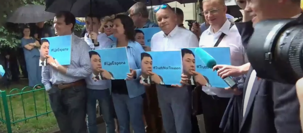 Митинг в поддержку арестованного на Украине журналиста Кирилла Вышинского Митинг в поддержку арестованного на Украине журналиста Кирилла Вышинского - Sputnik Казахстан