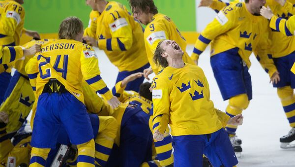 В финале хоккеисты сборной Швеции обыграли по буллитам команду Швейцарии - Sputnik Казахстан