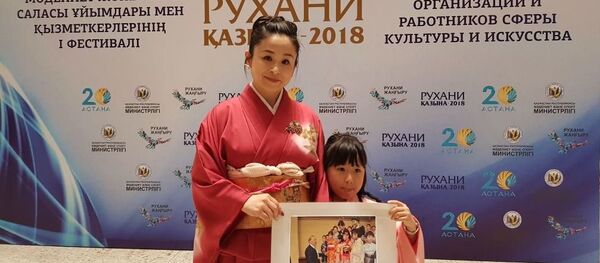 Қазақ әнін орындайтын жапон әншісі Мичида Риокко - Sputnik Қазақстан