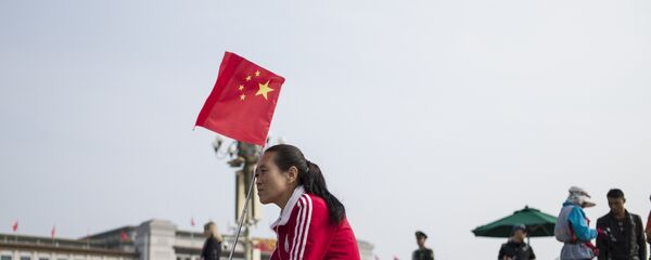 Туристка с флагом Китая - Sputnik Казахстан