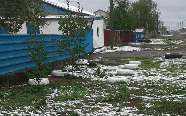 В Атбасаре выпал снег - Sputnik Казахстан