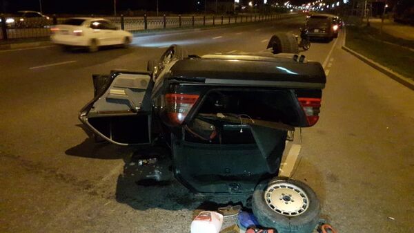 Mercedes-Benz сбил пешехода на пересечении улиц Рыскулова и Шарипова  - Sputnik Казахстан