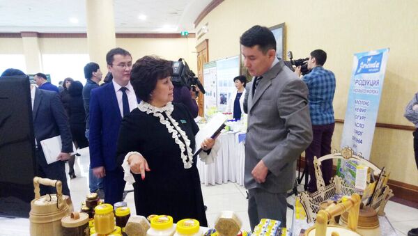 Ярмарка отечественной сельхозпродукции в мажилисе - Sputnik Казахстан