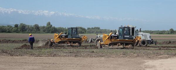 Дан старт строительству Большой Алматинской кольцевой автомобильной дороги (БАКАД) Дан старт строительству Большой Алматинской кольцевой автомобильной дороги (БАКАД) - Sputnik Казахстан