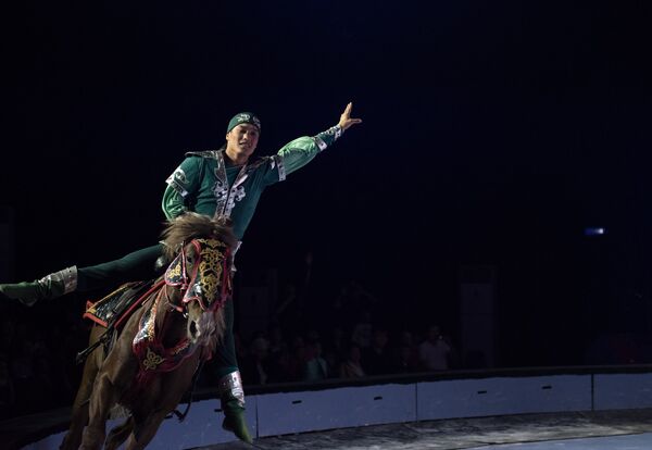 В Астане состоялась премьера театрально-циркового шоу Алпамыс - Sputnik Казахстан