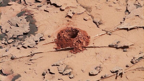 Марсоход Curiosity возобновил бурение - Sputnik Казахстан