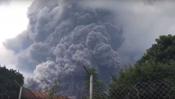 Извержение вулкана Фуэго в Гватемале - Sputnik Казахстан