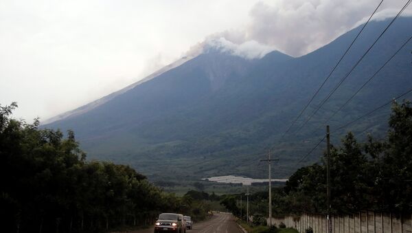 Извержение вулкана началось в Гватемале - Sputnik Казахстан
