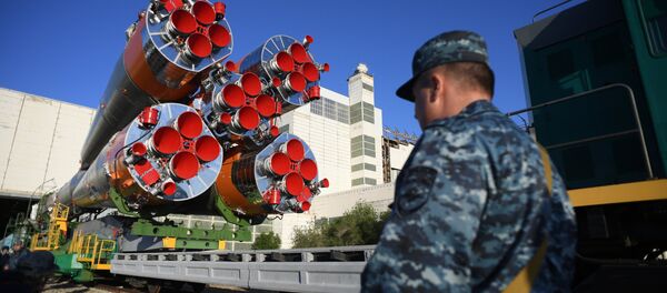 Вывоз ракеты-носителя Союз-ФГ на стартовую площадку космодрома Байконур Вывоз ракеты-носителя Союз-ФГ на стартовую площадку космодрома Байконур - Sputnik Казахстан