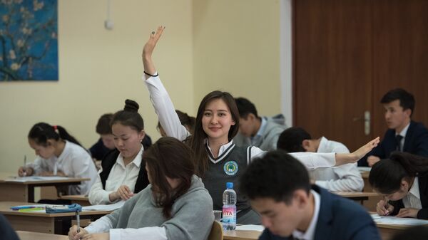 Выпускники школы №77 города Астаны - Sputnik Казахстан