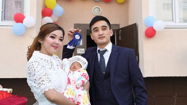 Семья Еламановых, в которой родилась девочка Айсулу - миллионная жительница Шымкента - Sputnik Казахстан