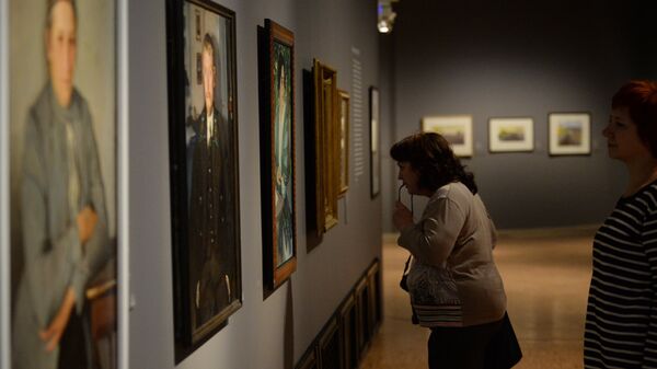 Посетители на выставке в Третьяковской галерее, архивное фото - Sputnik Казахстан