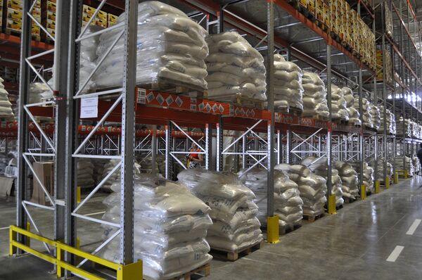 Тысяча тонн сахара из резервов стабфонда хранится в Шымкенте - Sputnik Казахстан