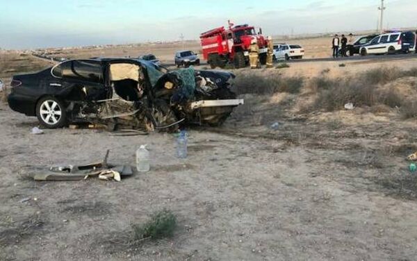 Автомобиль полностью сгорел на трассе близ Жанаозена - Sputnik Казахстан