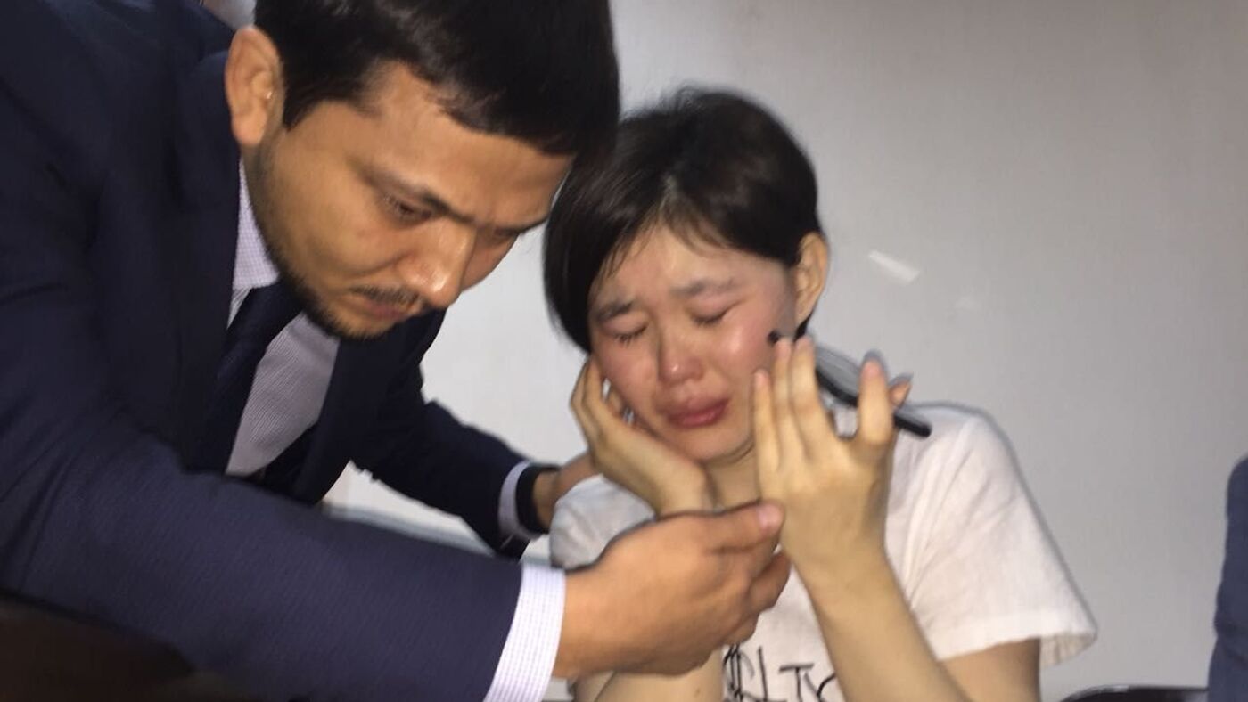 Курткадағы қызбен жыныстық қатынас Теледидардан сексуалдық порно онлайн көру