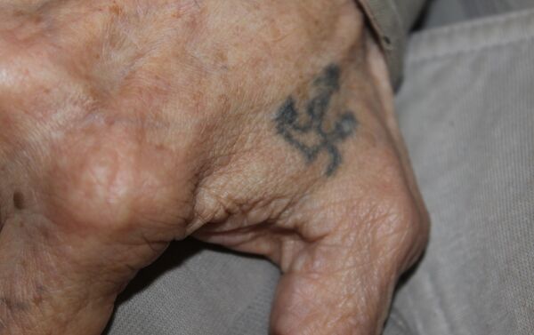 Татуировка якорь на руке ветерана - Sputnik Казахстан